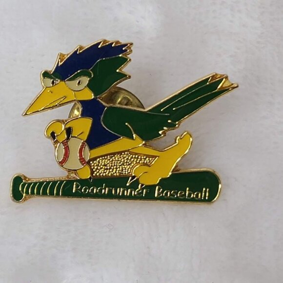 Cooperstown Dreams Park Baseball Trading Pin Roadrunner 2004 Green Blue - Picture 2 of 5